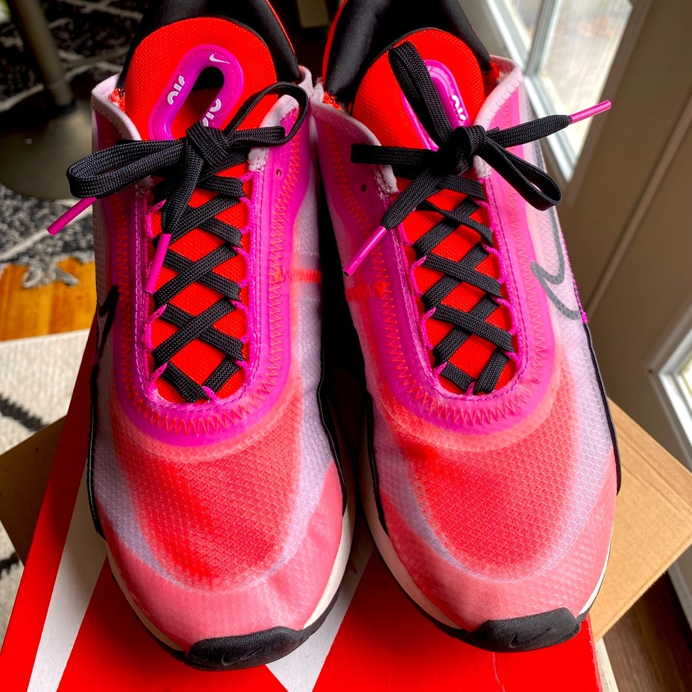 BRAND NEW WOMEN’s NIKE AIR MAX 2090 Iced Lilac/Fire Pink SHOES SIZE 7.5